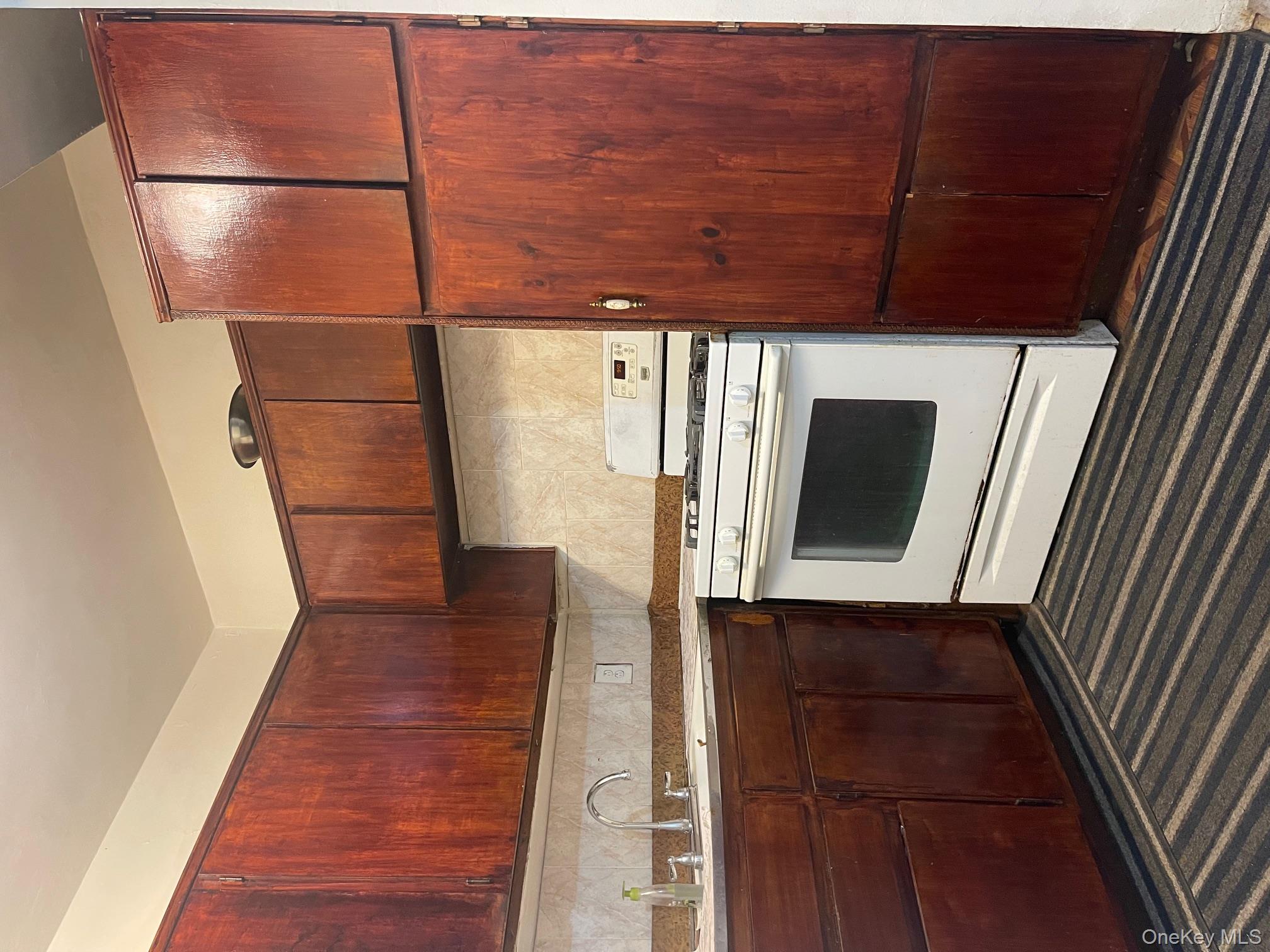 89-15 Parsons Blvd 6D