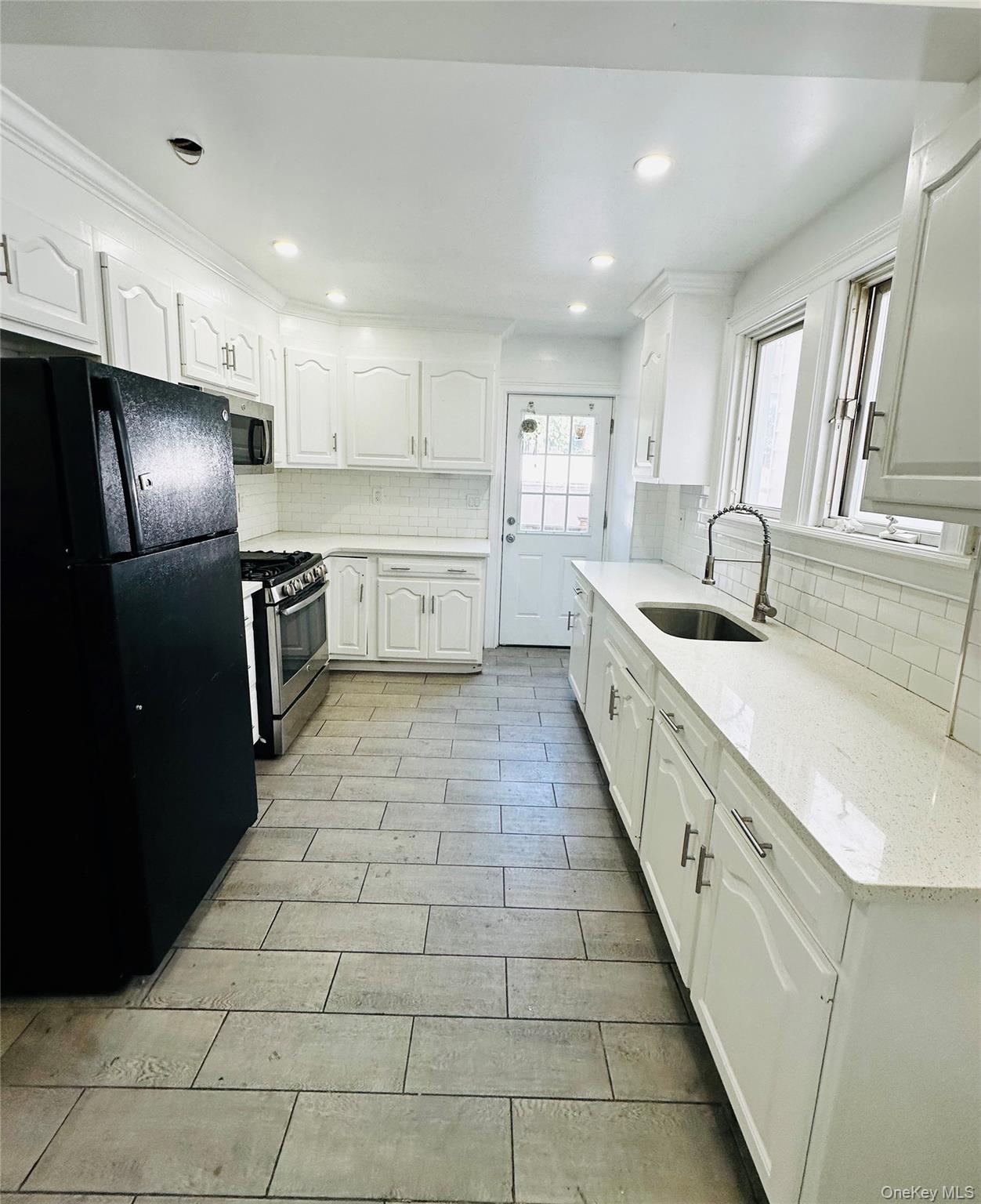 4 Villus Avenue 1