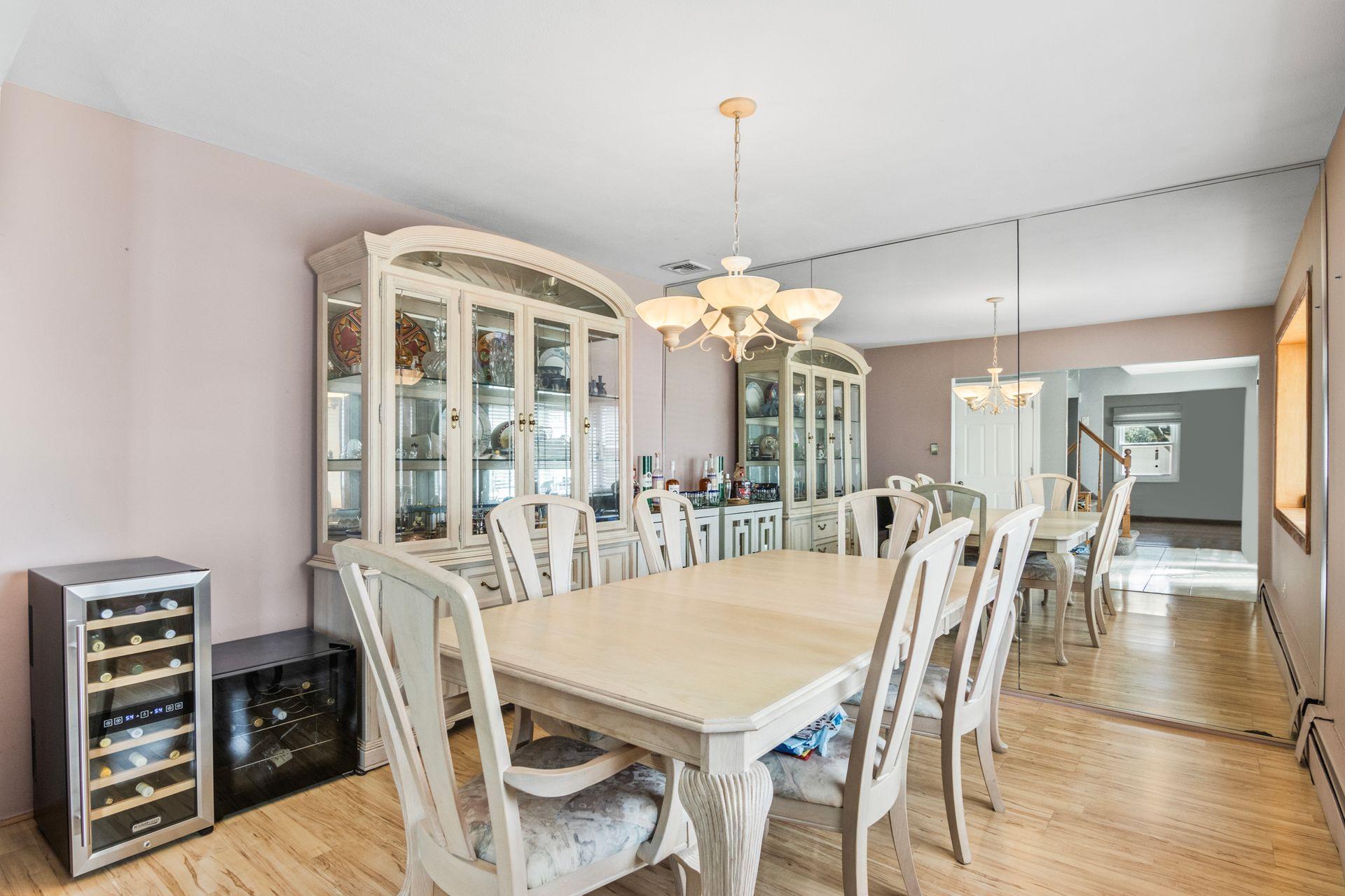 8 Teak Court, Lake Grove, New York image 5