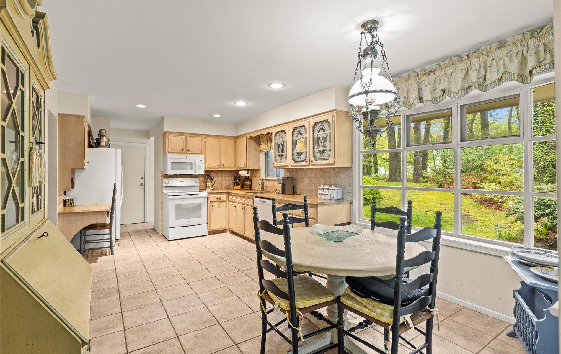 18 Mclane Drive, Dix Hills, New York image 15