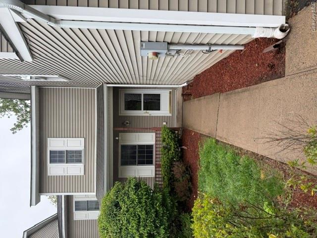 212 Hillside Lane