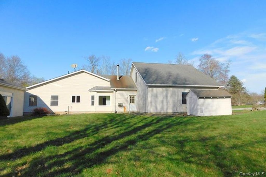 Photo of 1036 Benjamin Van Keuren Drive, Pine Bush, NY 12566 (MLS # 999605)
