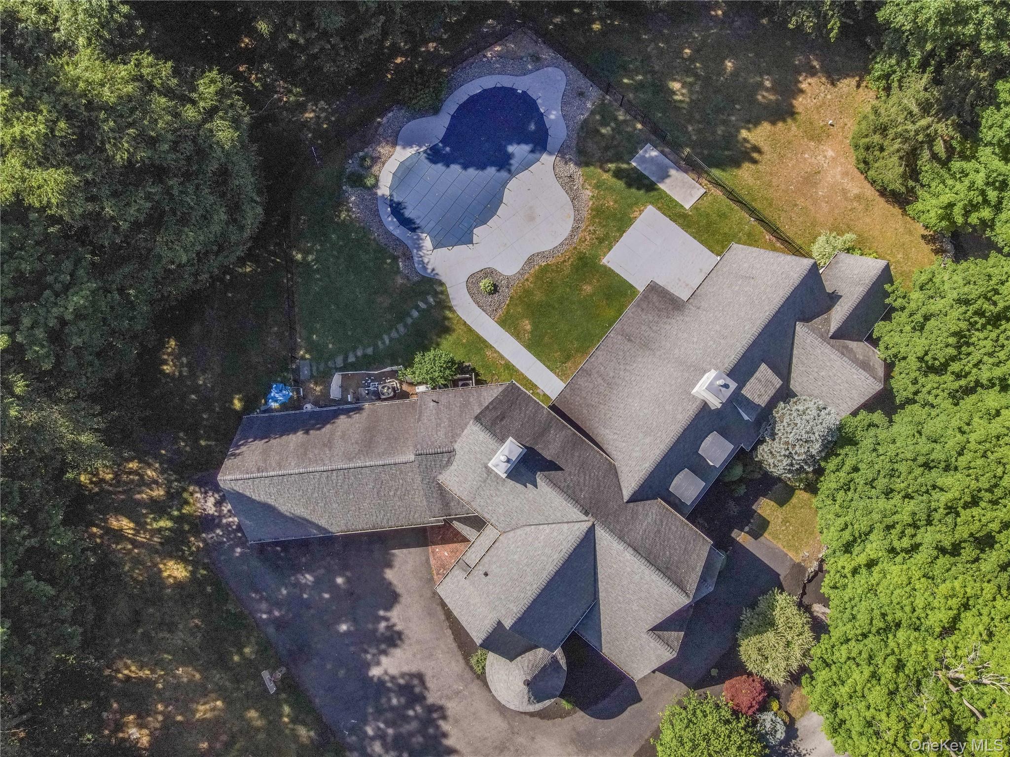 10 Greenwich Avenue