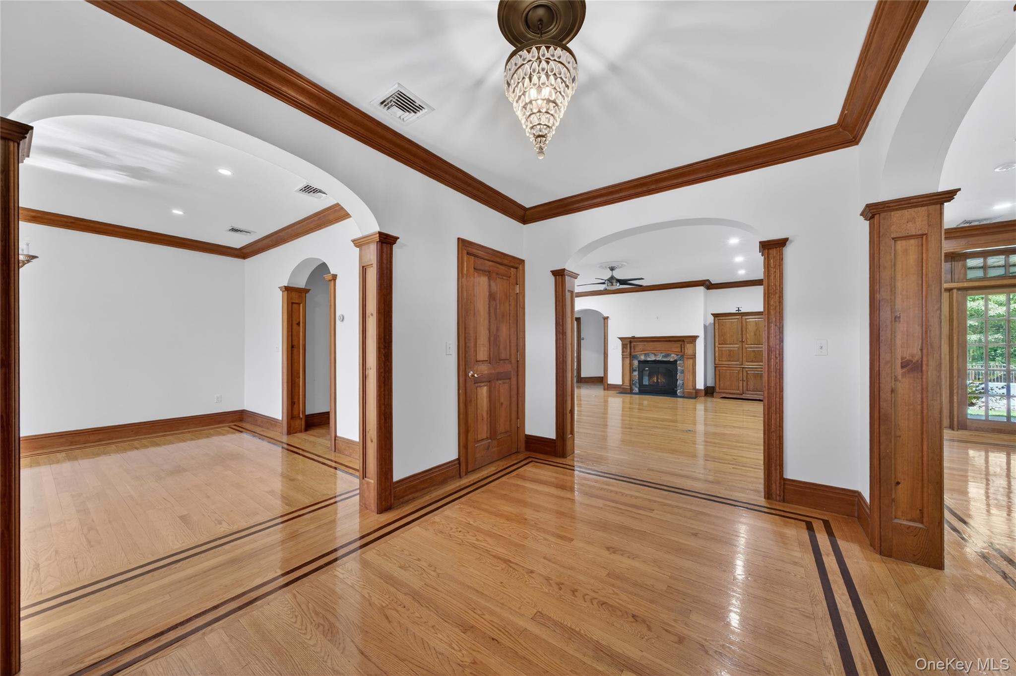 10 Greenwich Avenue