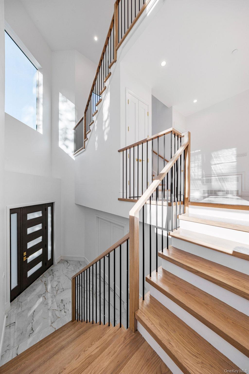 40 Singer Avenue 201