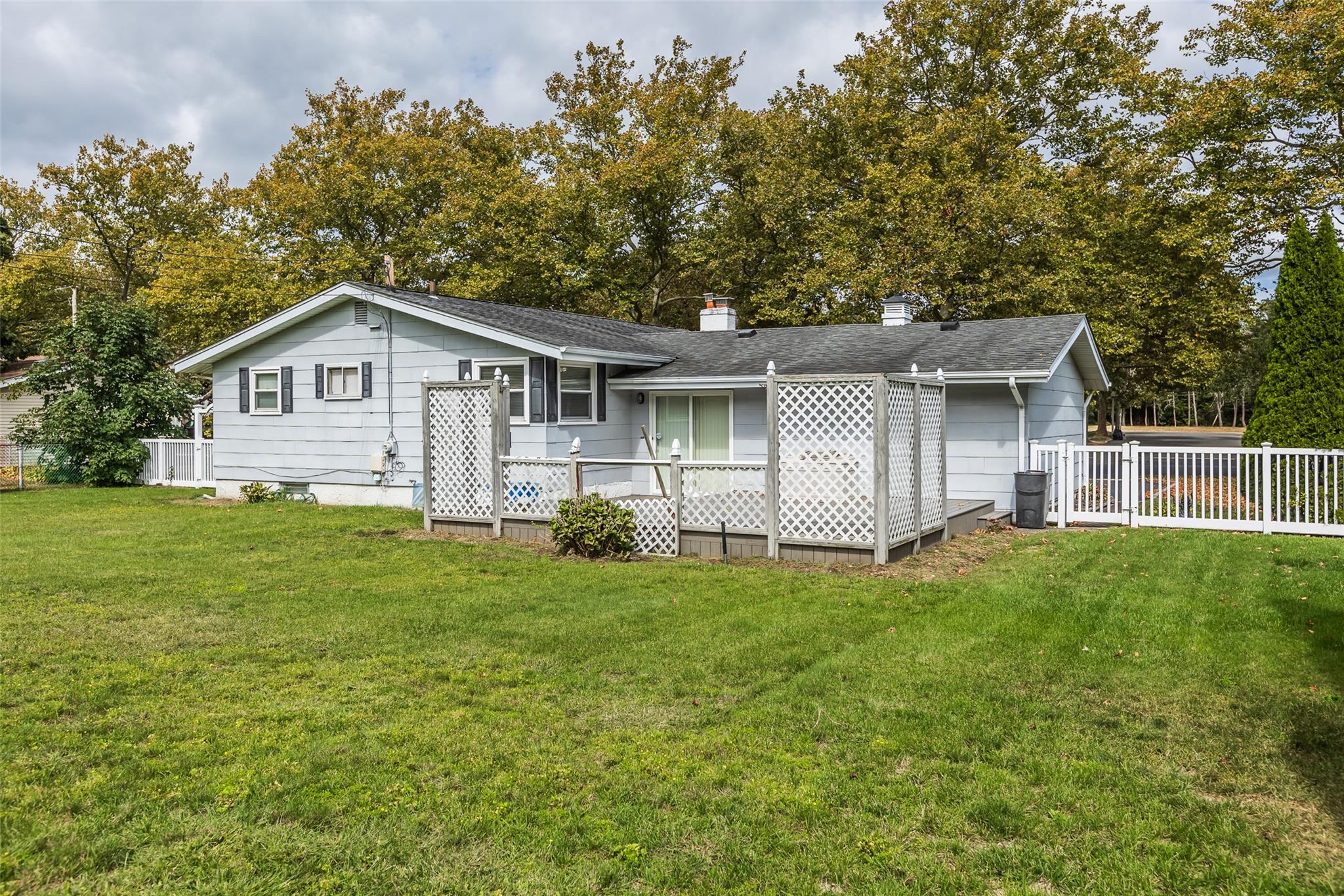 23 E Pine Hill Lane, Dix Hills, New York image 15