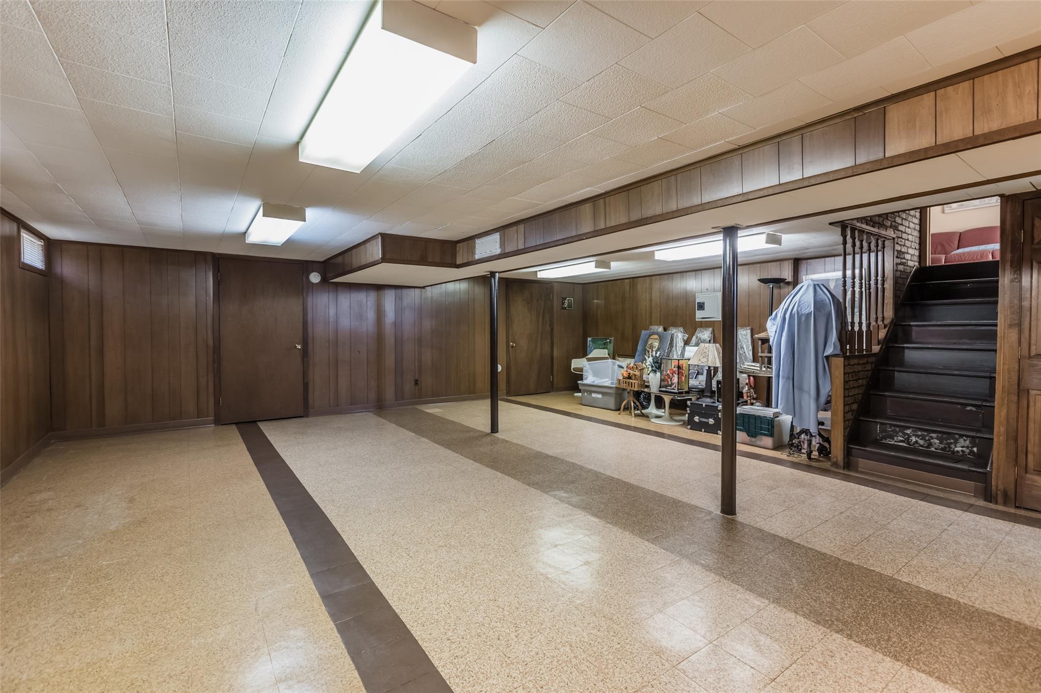 23 E Pine Hill Lane, Dix Hills, New York image 18