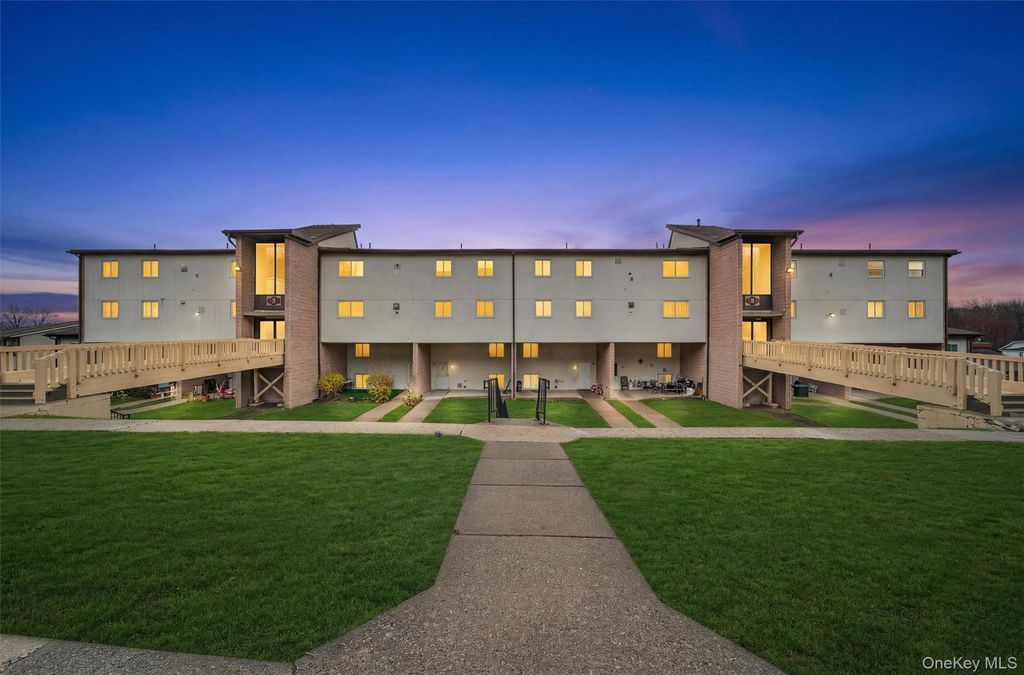 Photo of 129 Concord Lane, Middletown, NY 10940 (MLS # 982111)