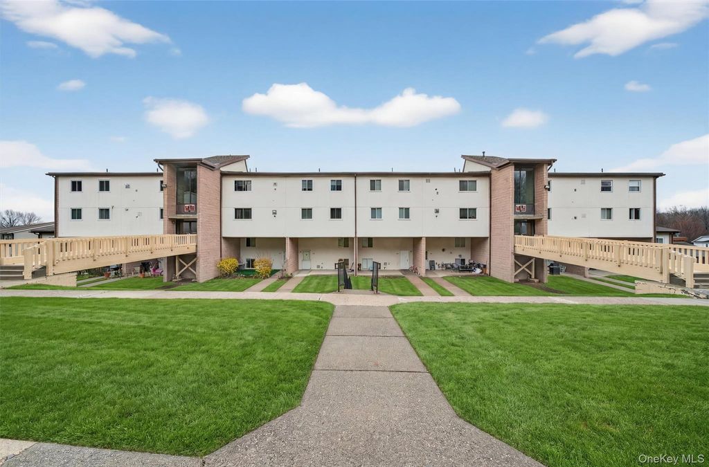 Photo of 129 Concord Lane, Middletown, NY 10940 (MLS # 982111)