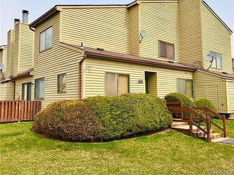 Photo of 30 Sycamore Court, Highland Mills, NY 10930 (MLS # 927621)
