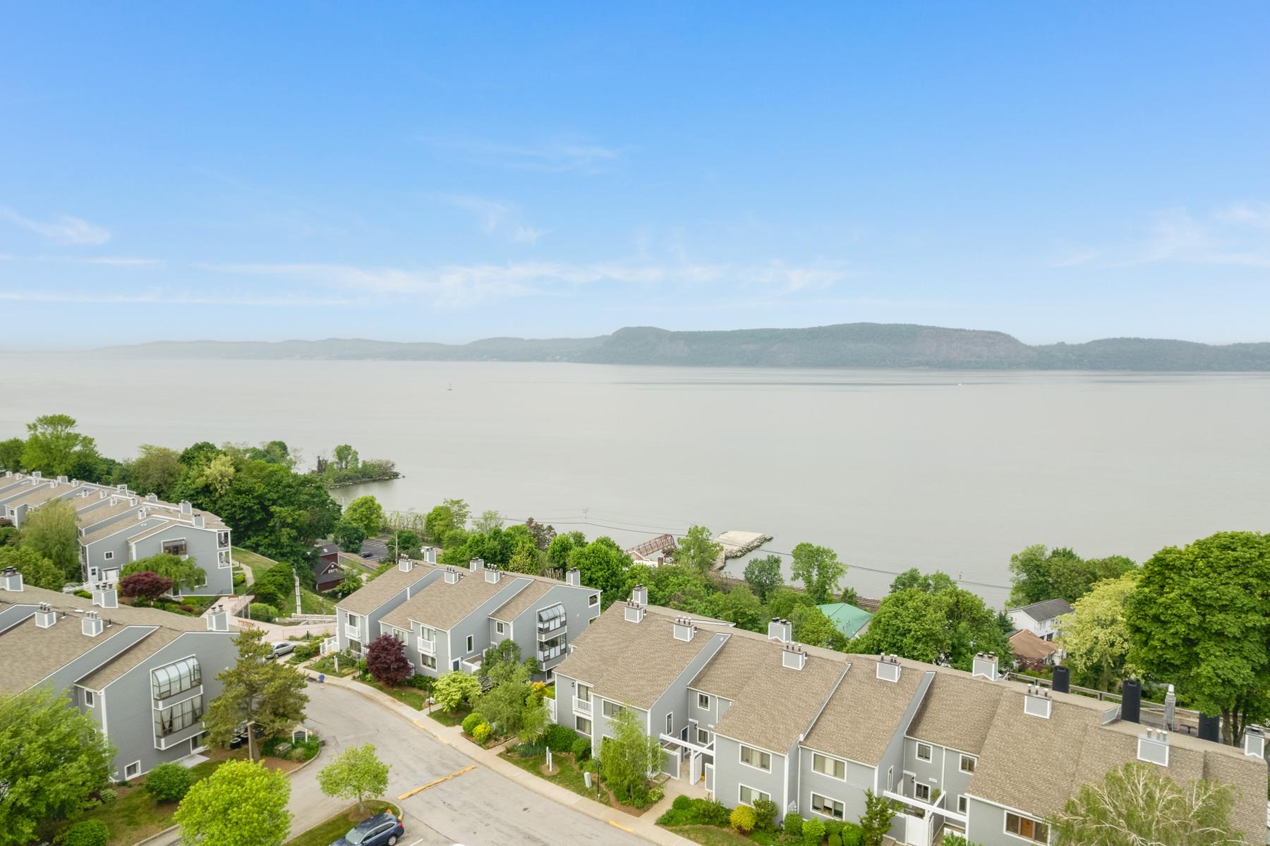 54 Hudson Point Lane, Ossining, New York image 2