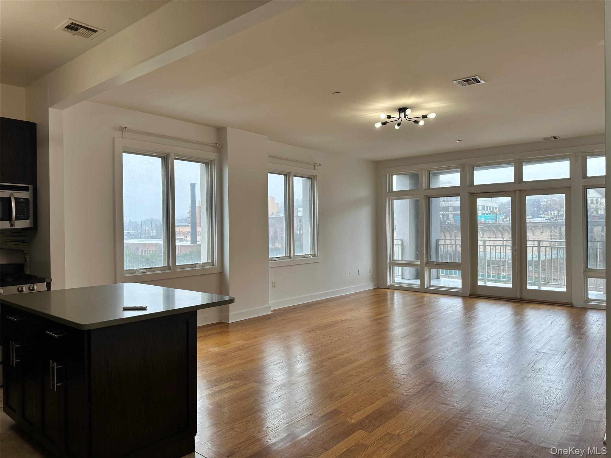 90 Bay Street Landing 4D