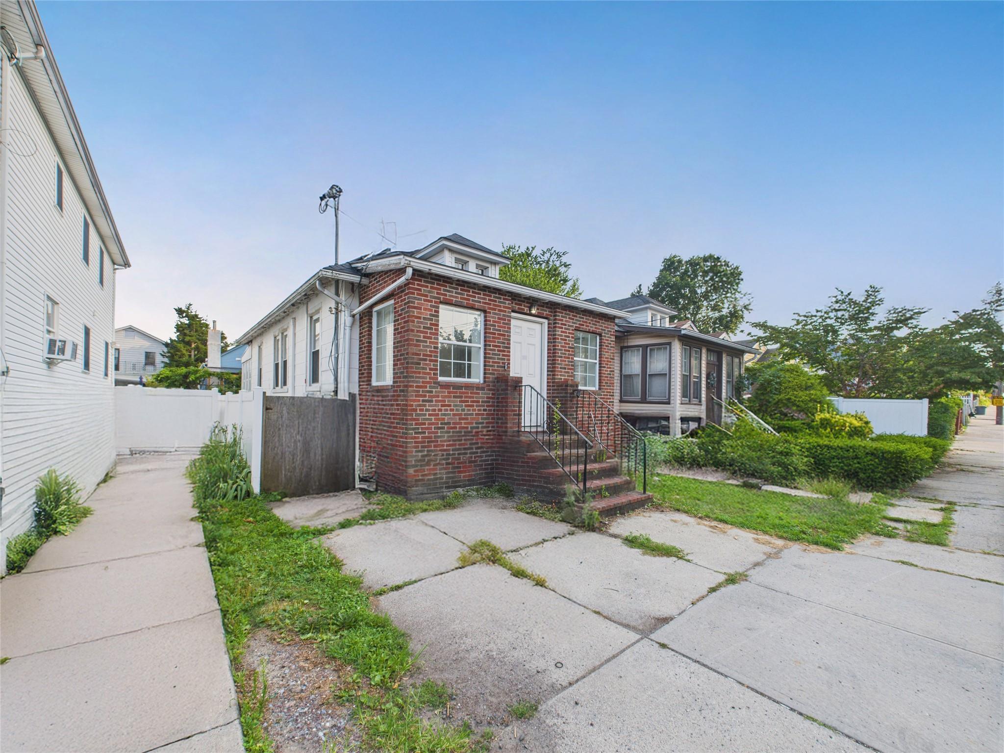 102 Carroll Street