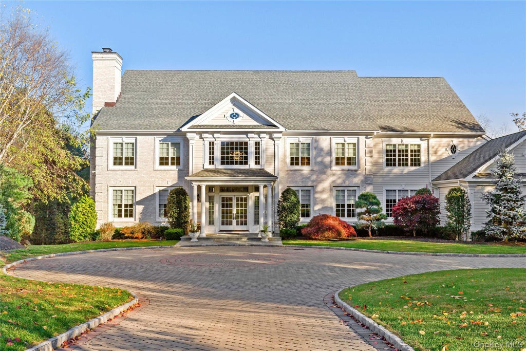 Photo of 15 Knightsbridge Manor Road, Purchase, NY 10577 (MLS # 1054360)