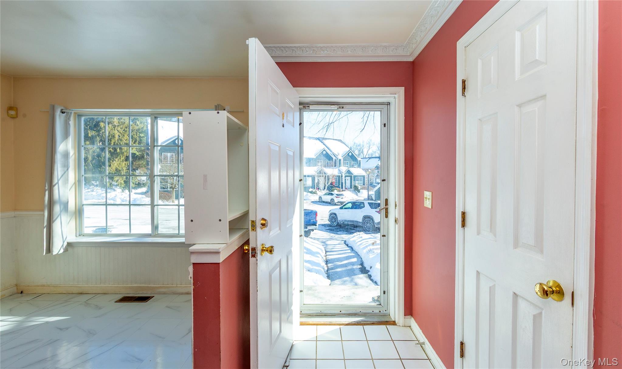 203 Kensington Court