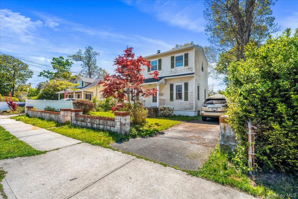 Photo of 50 Bittermint Street, Islip, NY 11751 (MLS # 970068)