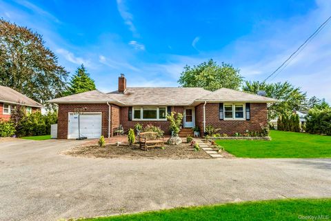 20 Maplewood Road Huntington Station NY 11746