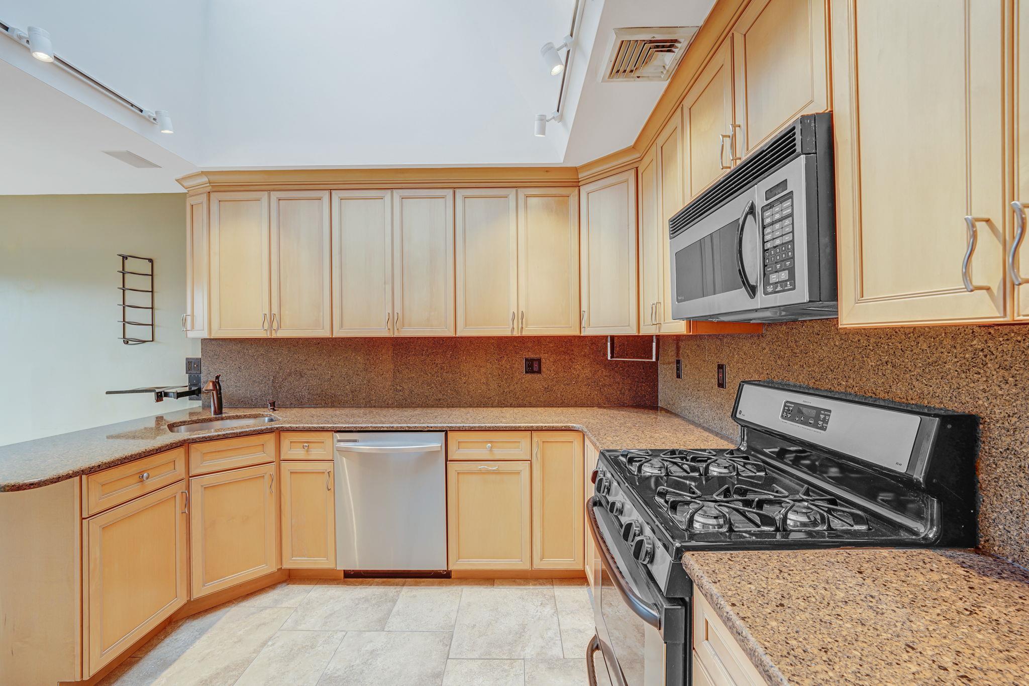 18 9th Street, Ronkonkoma, New York image 23