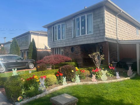 84-08 164 Avenue, Howard Beach, NY 11414 - #: 854204