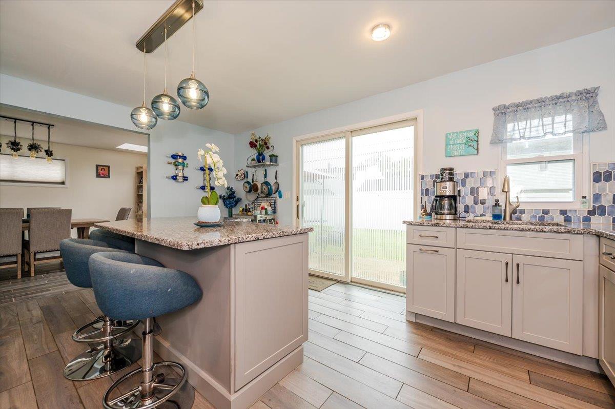 44 Lilac Lane, Levittown, New York image 10