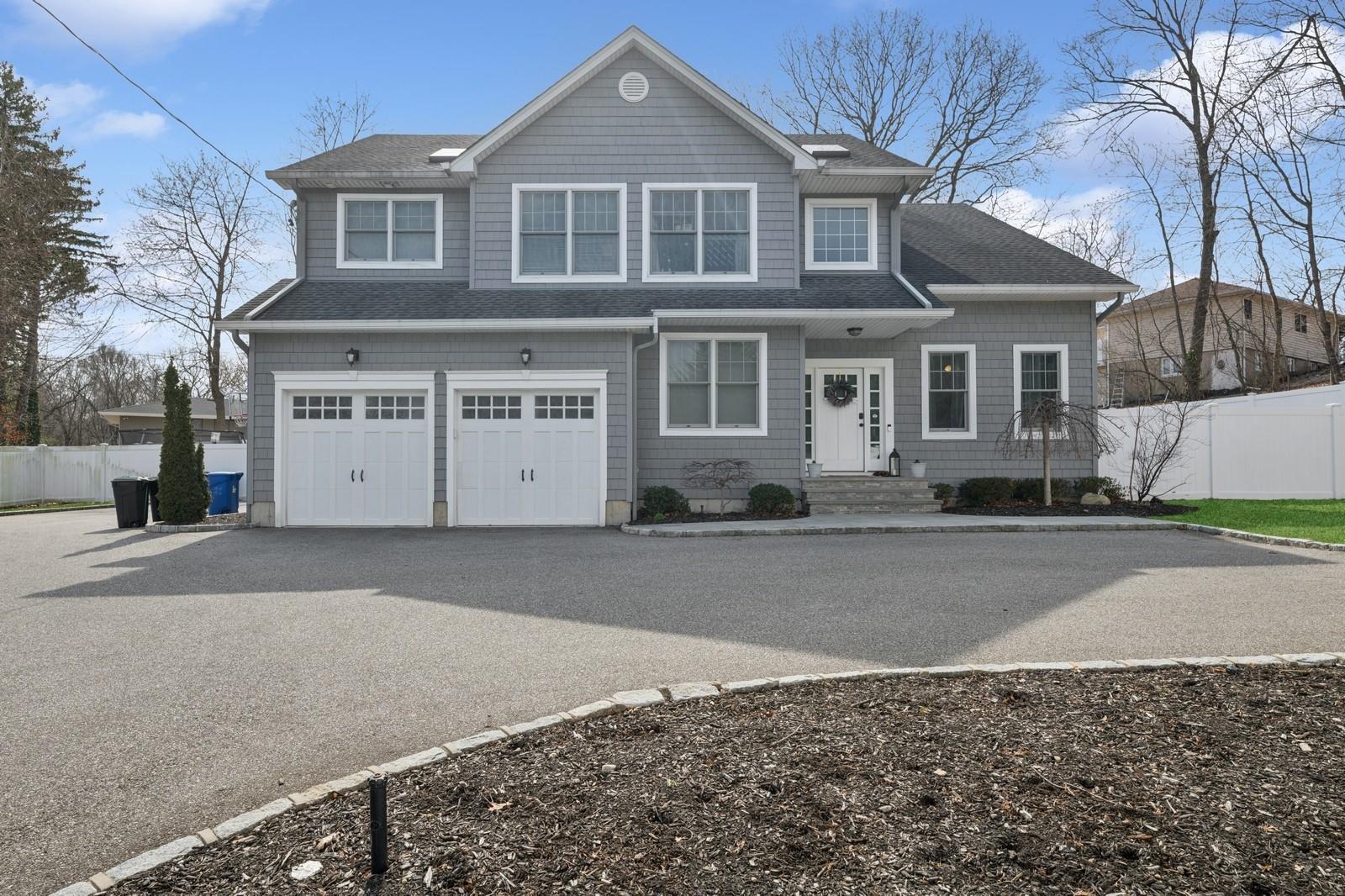 Property for Sale at Vale Drive, Huntington, Hamptons, NY - Bedrooms: 4 
Bathrooms: 5  - $1,149,999