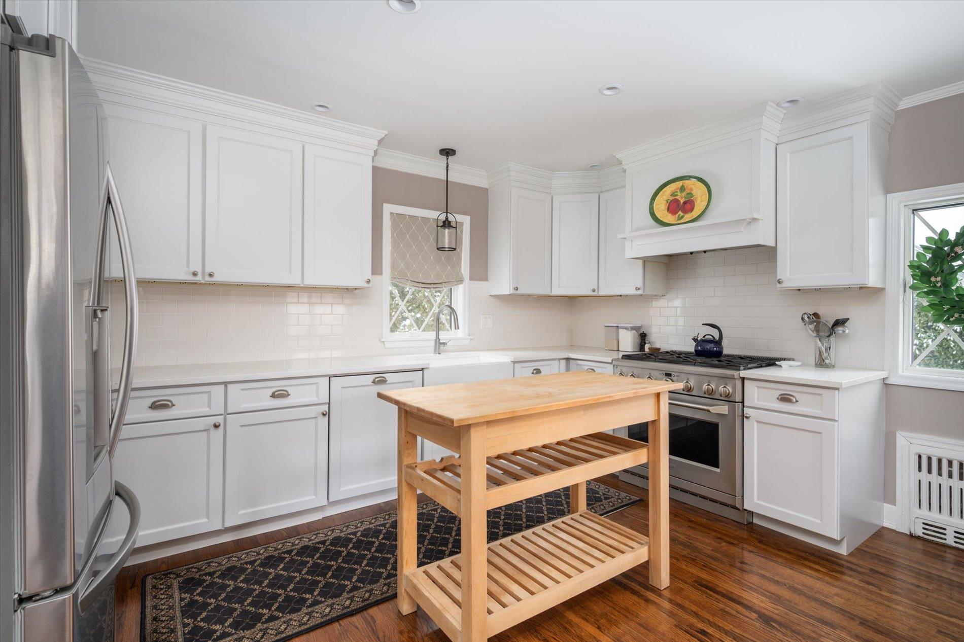 300 Kilburn Road, Garden City South, New York image 6