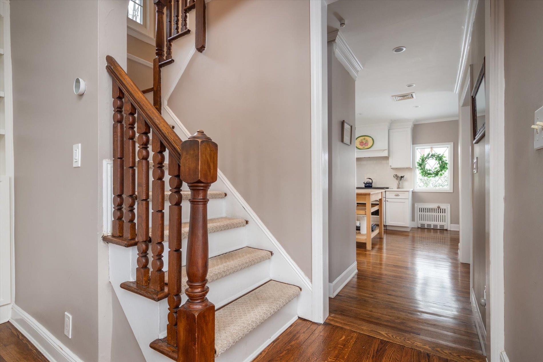 300 Kilburn Road, Garden City South, New York image 5