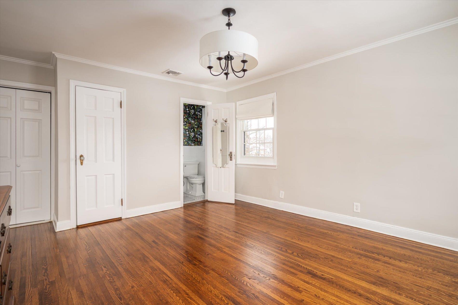 300 Kilburn Road, Garden City South, New York image 10