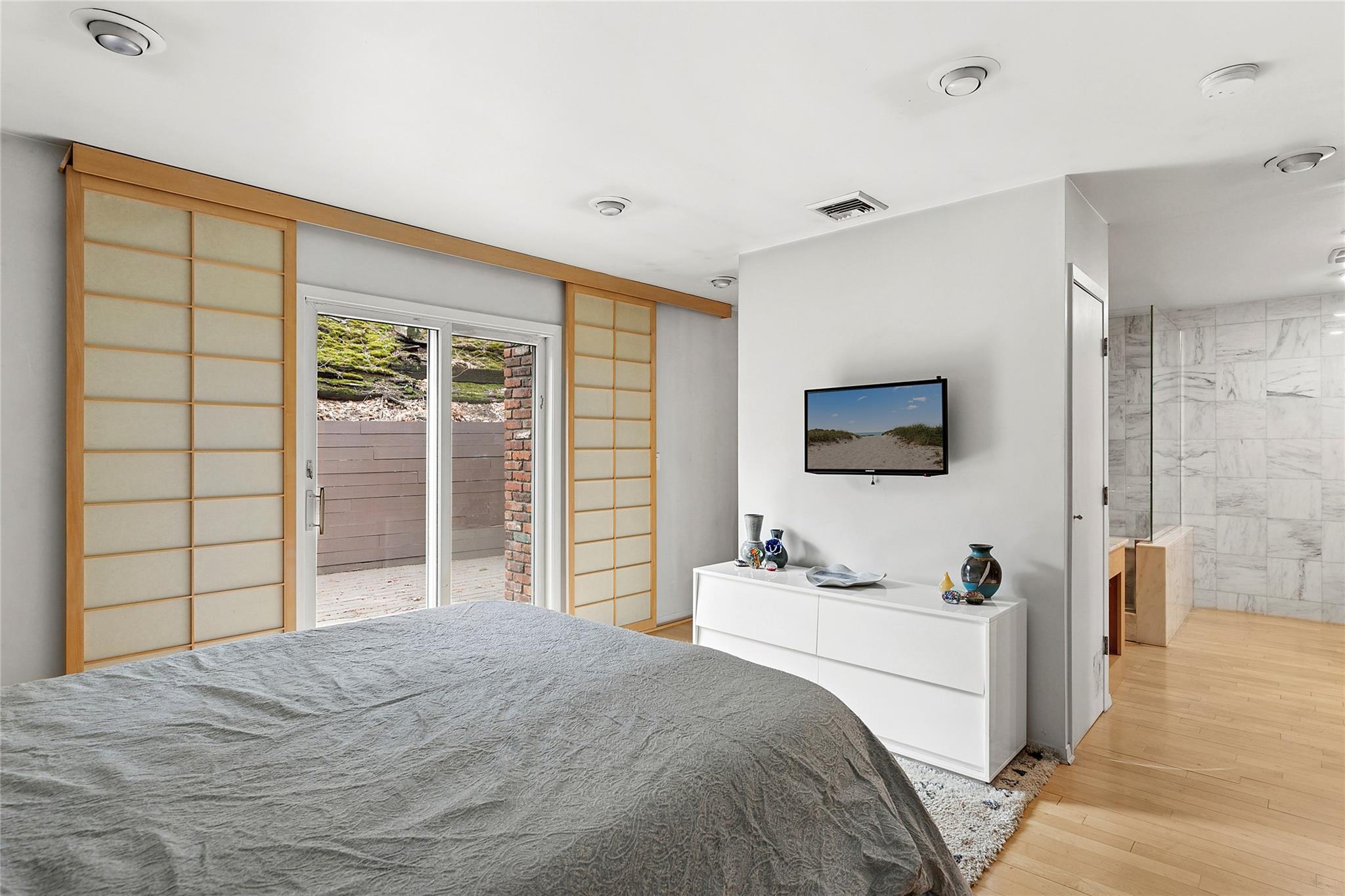 21 Albin Street, Glen Cove, New York image 6