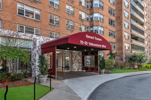 Homes For Sale - 70-25 Yellowstone Boulevard #2 N<br/> Forest Hills, NY 11375