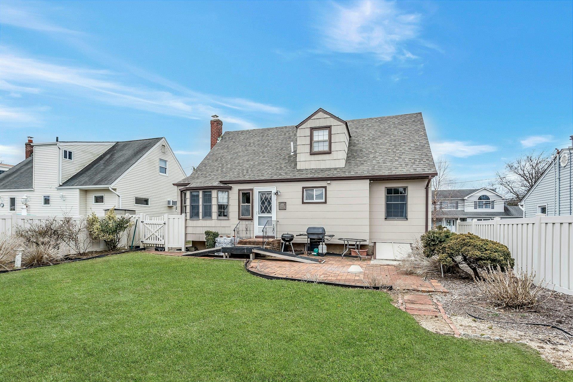 32 Georgia Street, East Northport, New York image 25