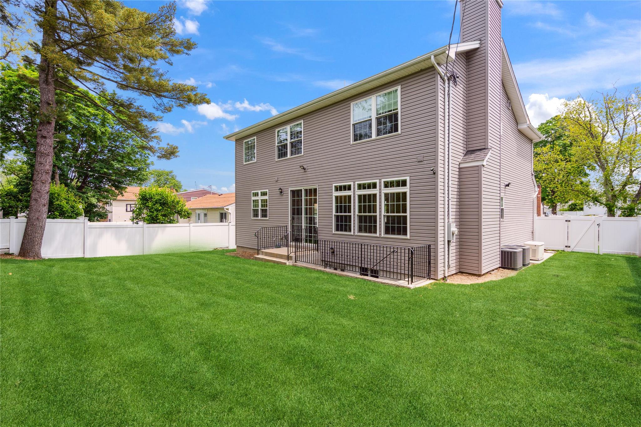 88 Willets Drive, Syosset, New York image 28