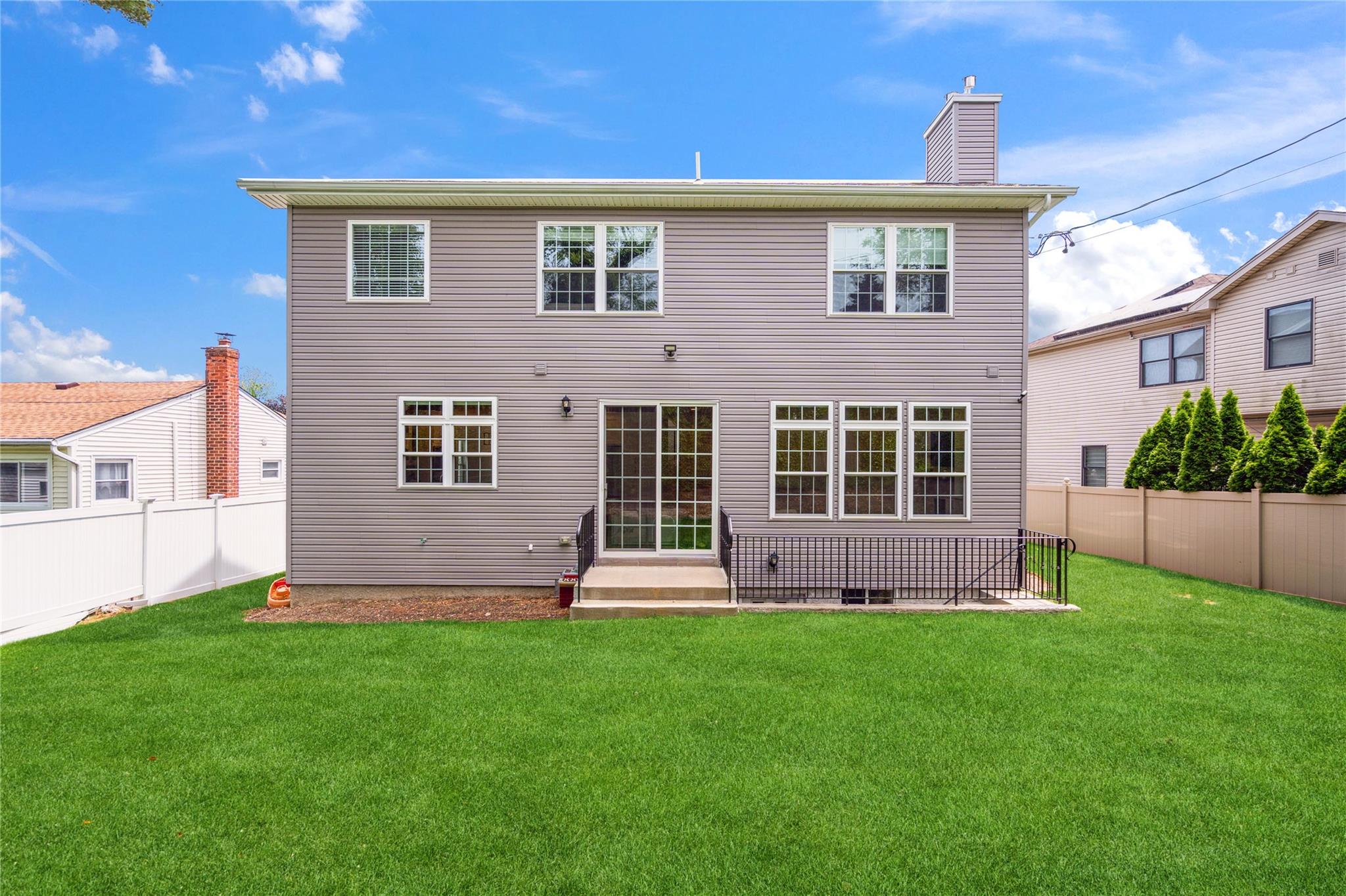 88 Willets Drive, Syosset, New York image 30