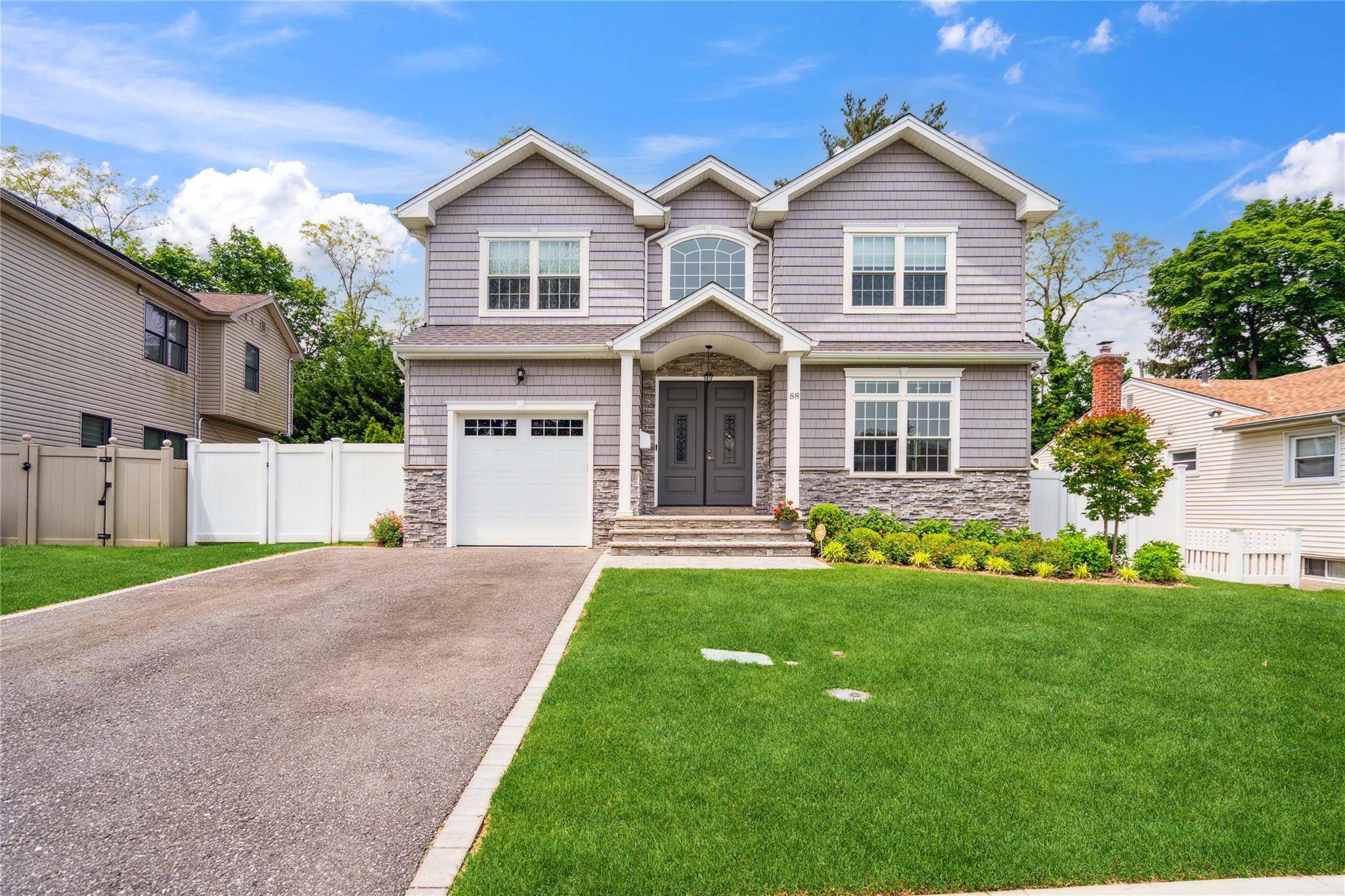 88 Willets Drive, Syosset, New York image 1
