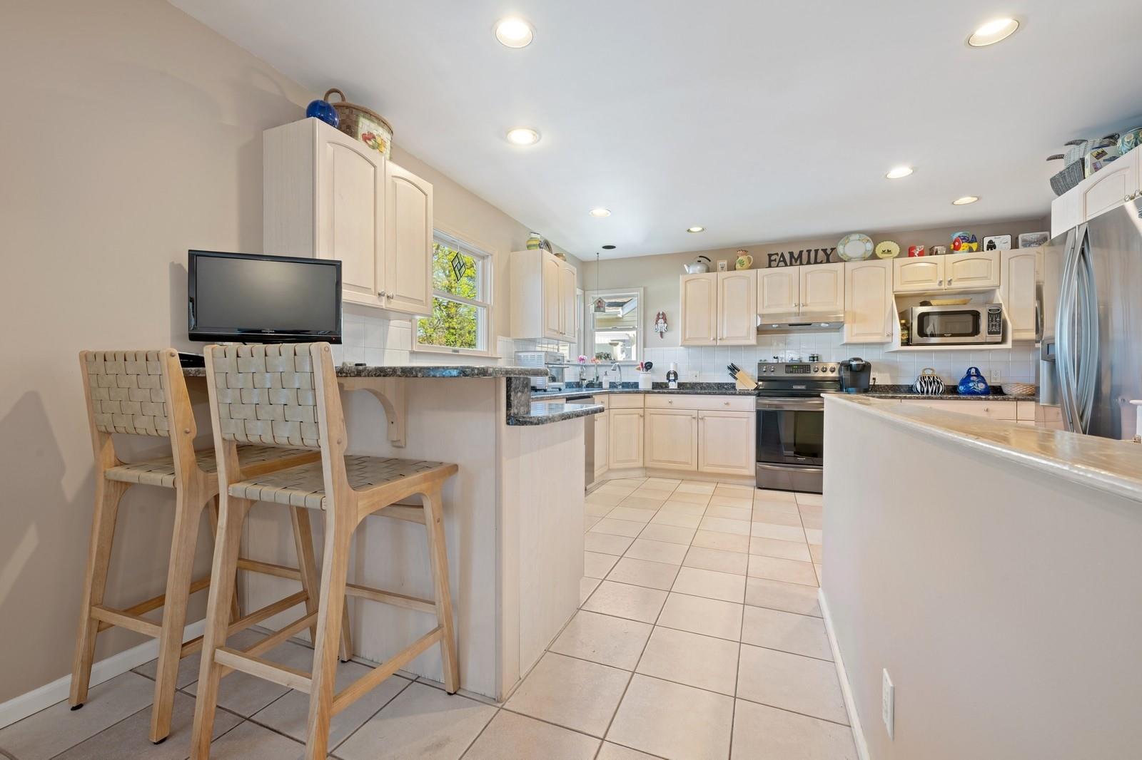 1334 Martin Drive, Wantagh, New York image 12
