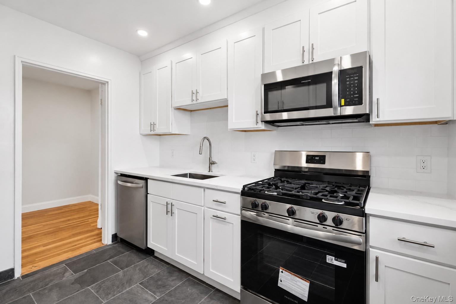 125 Beacon Hill Drive F-10