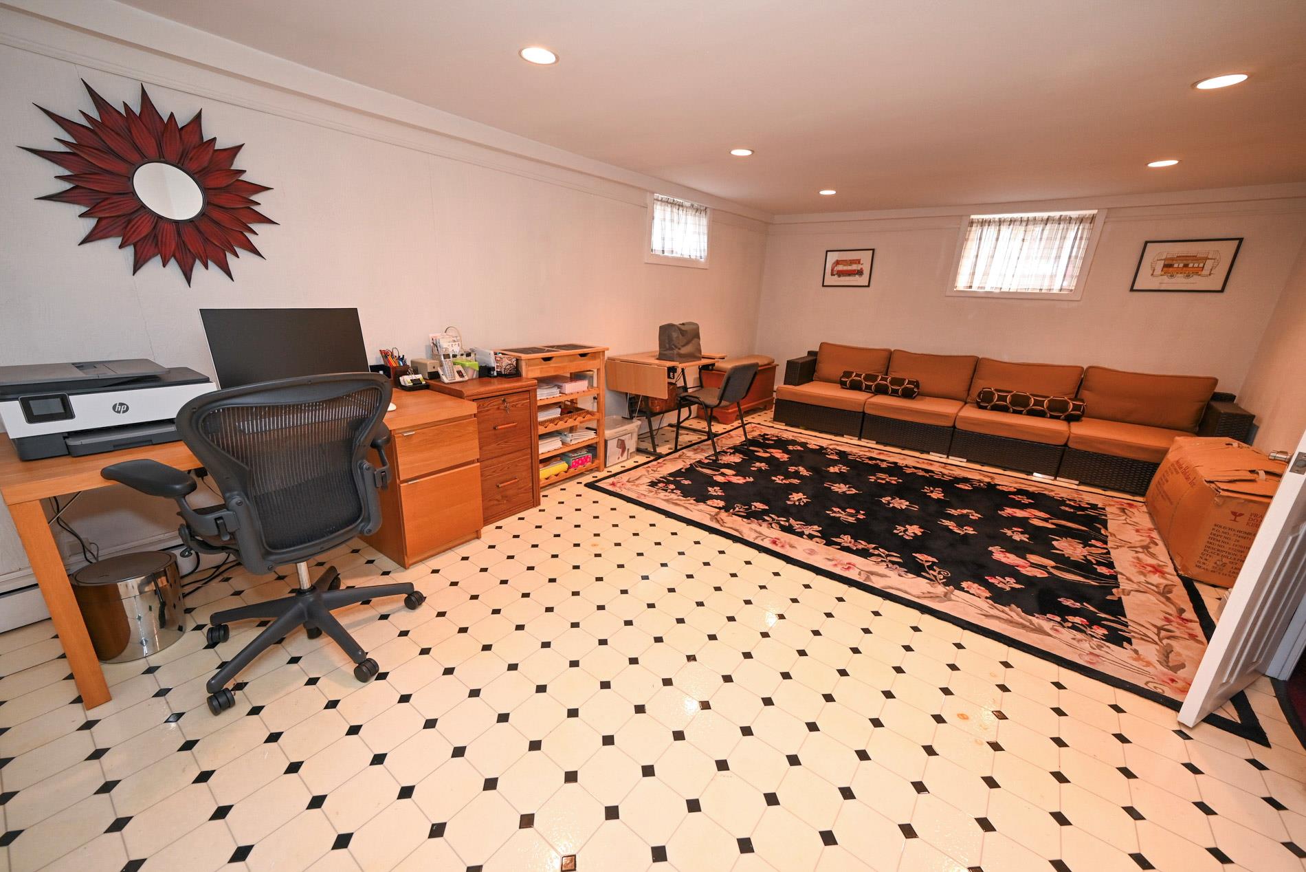 424 Garden Boulevard, Garden City South, New York image 26