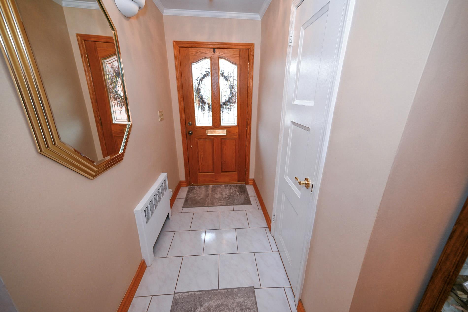 424 Garden Boulevard, Garden City South, New York image 15