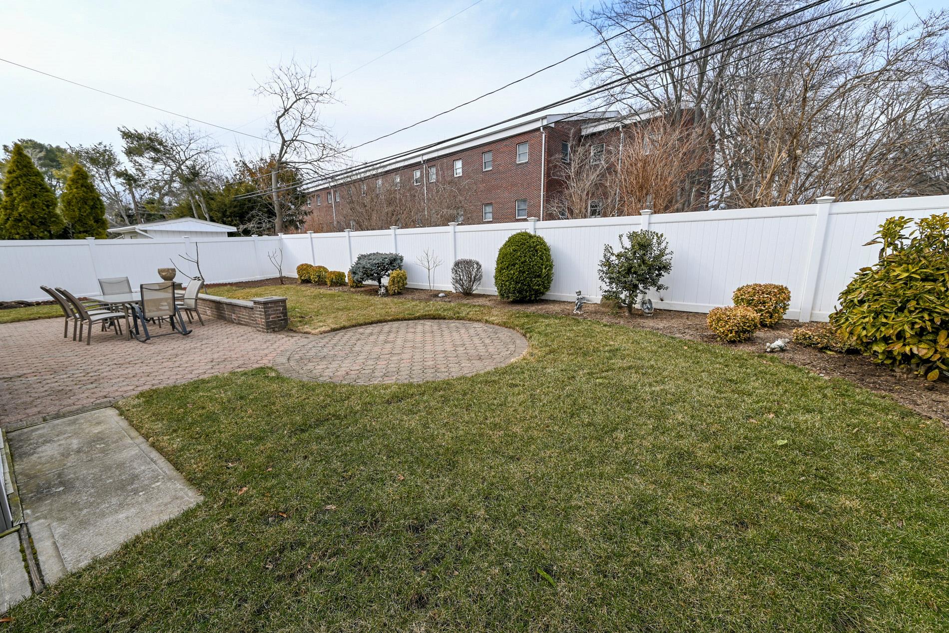 424 Garden Boulevard, Garden City South, New York image 11