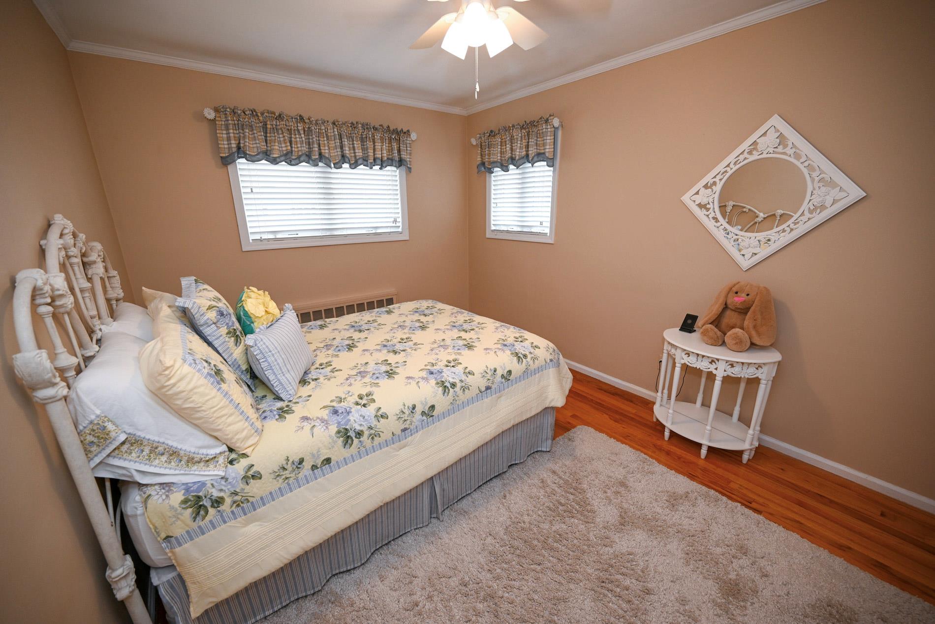 424 Garden Boulevard, Garden City South, New York image 22