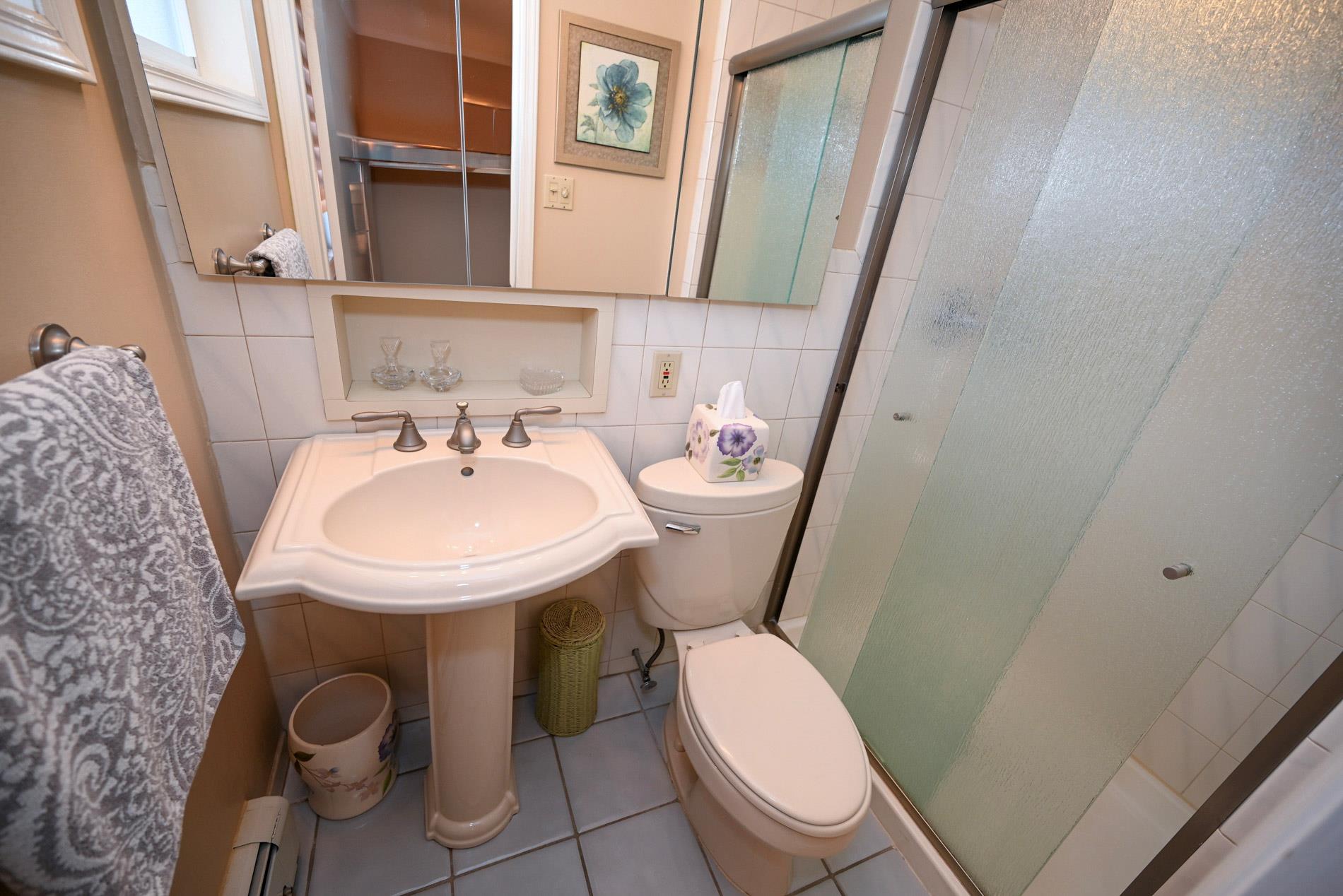 424 Garden Boulevard, Garden City South, New York image 18