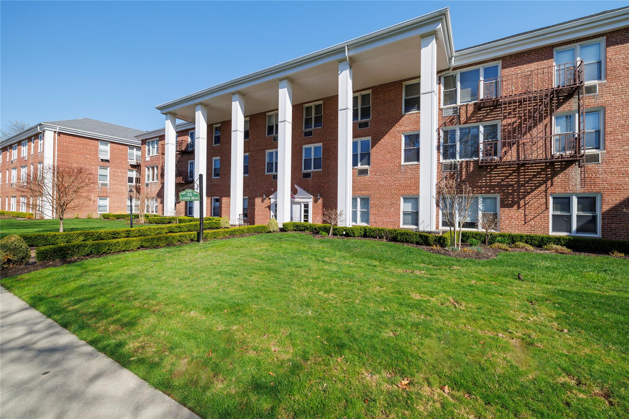55 Lenox Road #2S, Rockville Centre, New York image 15