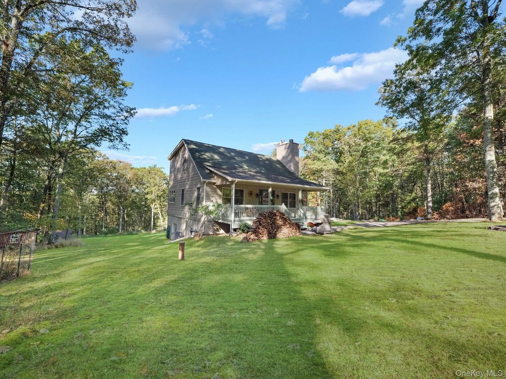 Photo of 55 Ozeriany Road, Barryville, NY 12719 (MLS # 920945)
