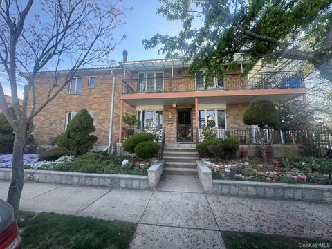 Multifamily For Sale - 188-20 50th Avenue<br/> Fresh Meadows, NY 11365