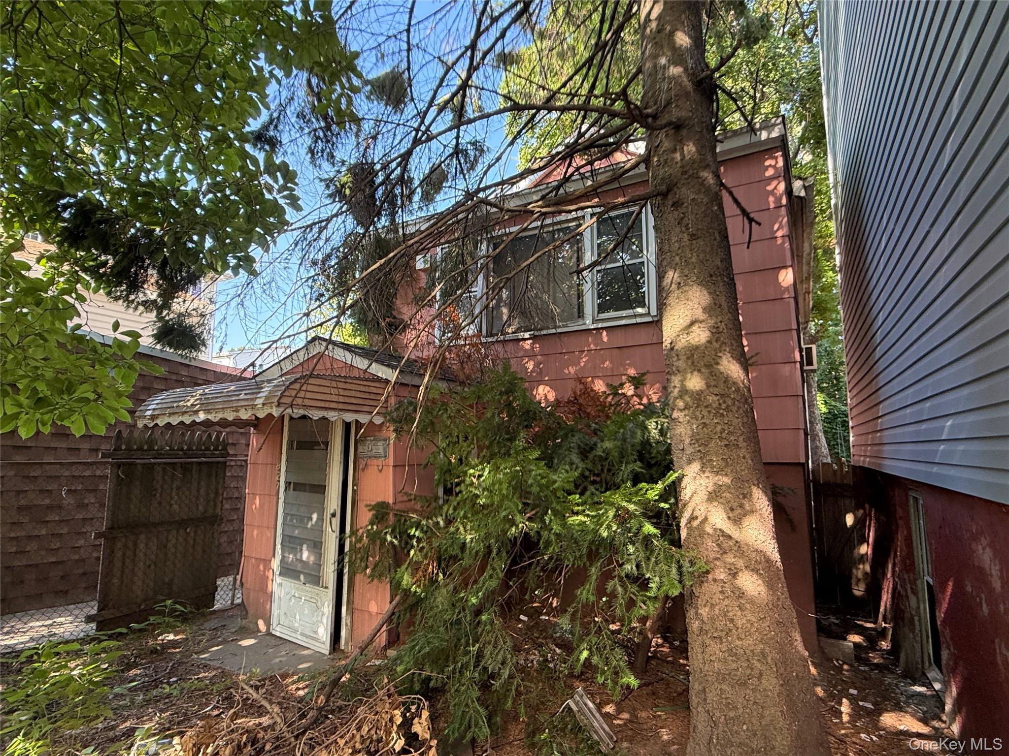 827 Pine Street