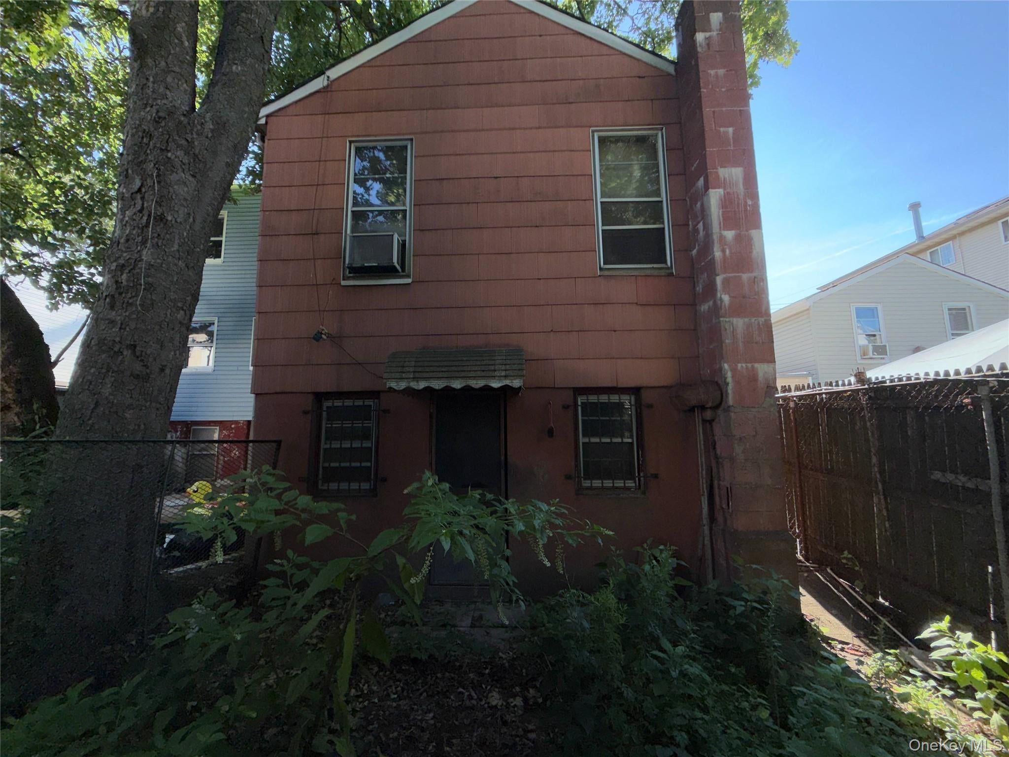 827 Pine Street