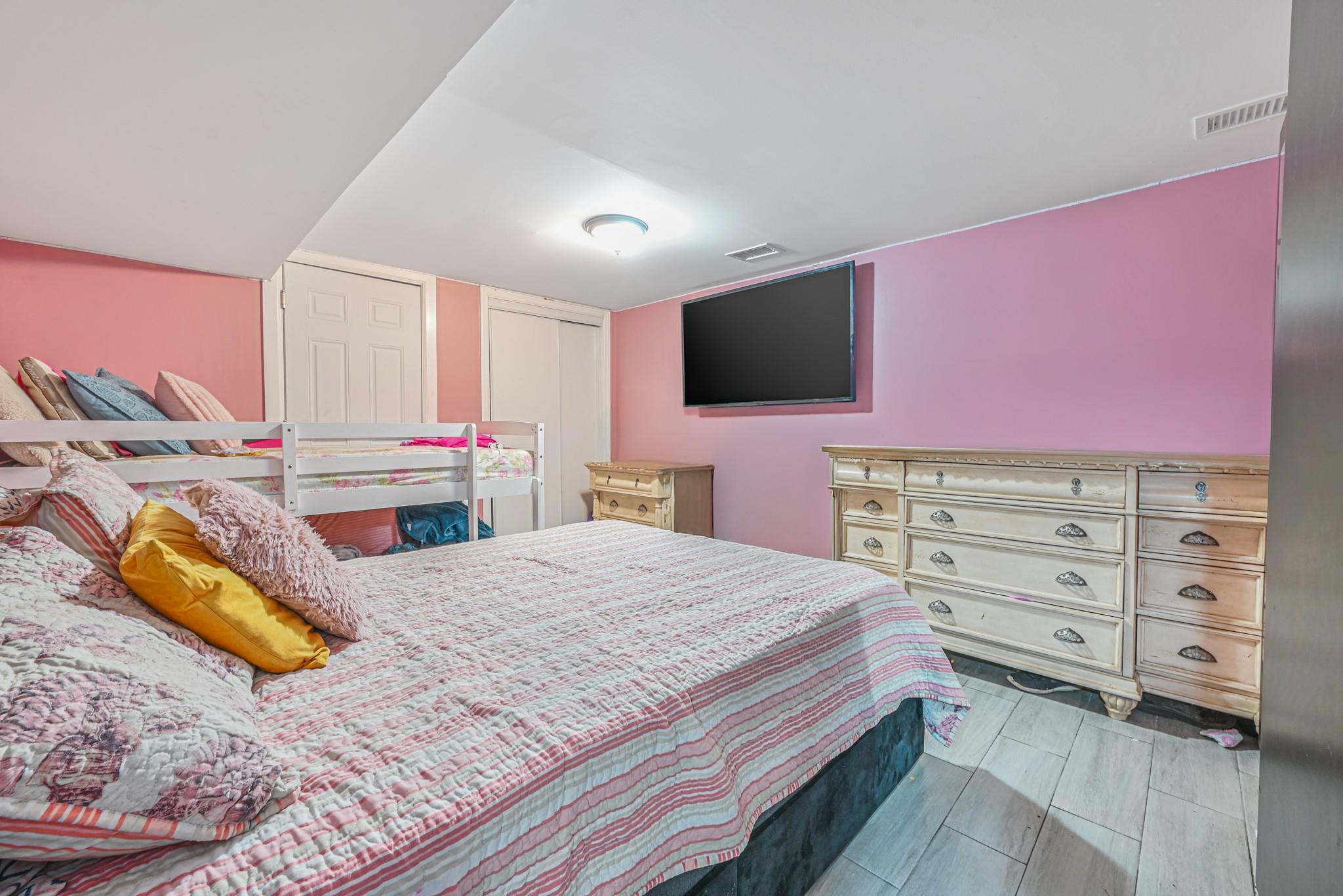 527 Hawthorne Avenue, Uniondale, New York image 18