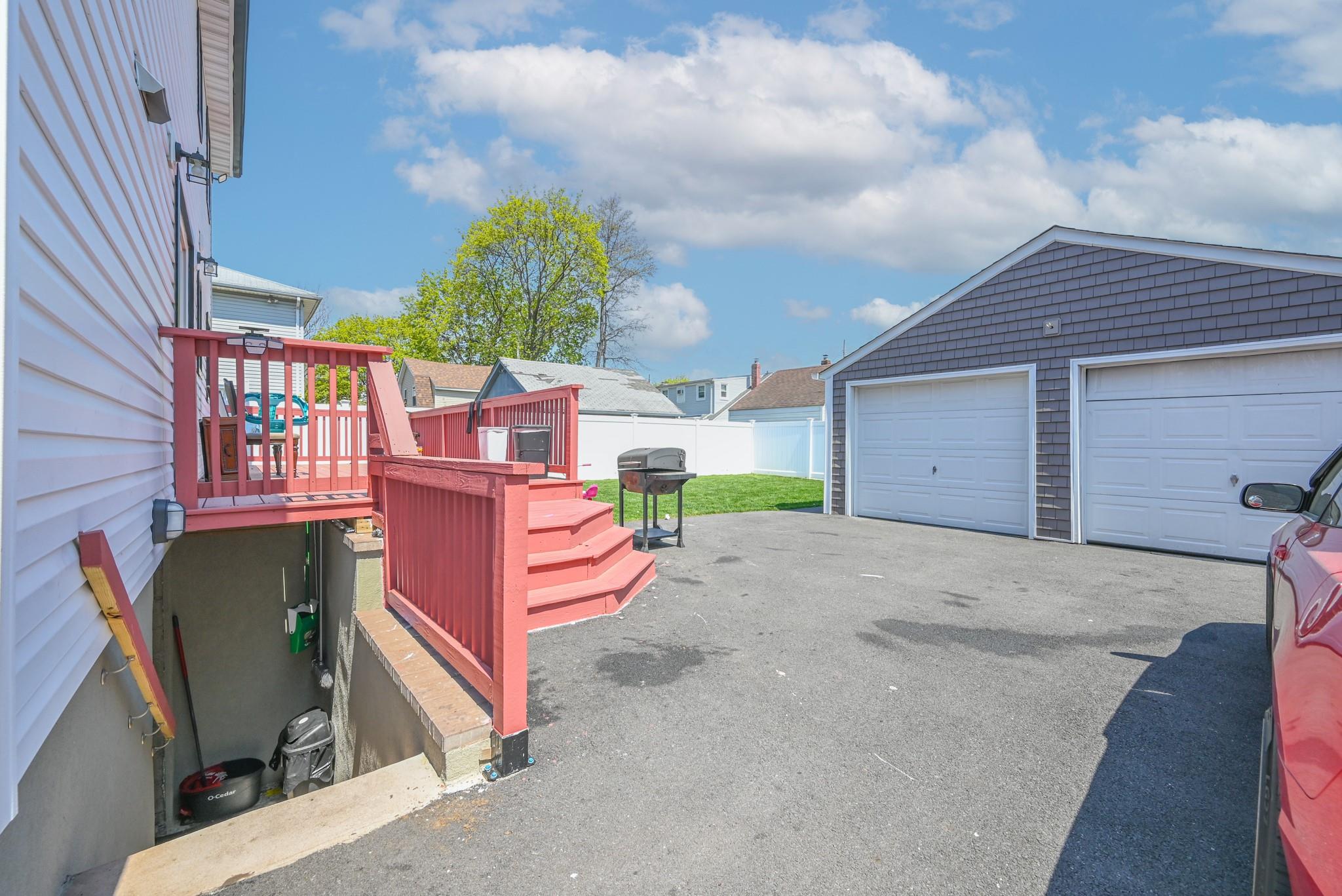 527 Hawthorne Avenue, Uniondale, New York image 23