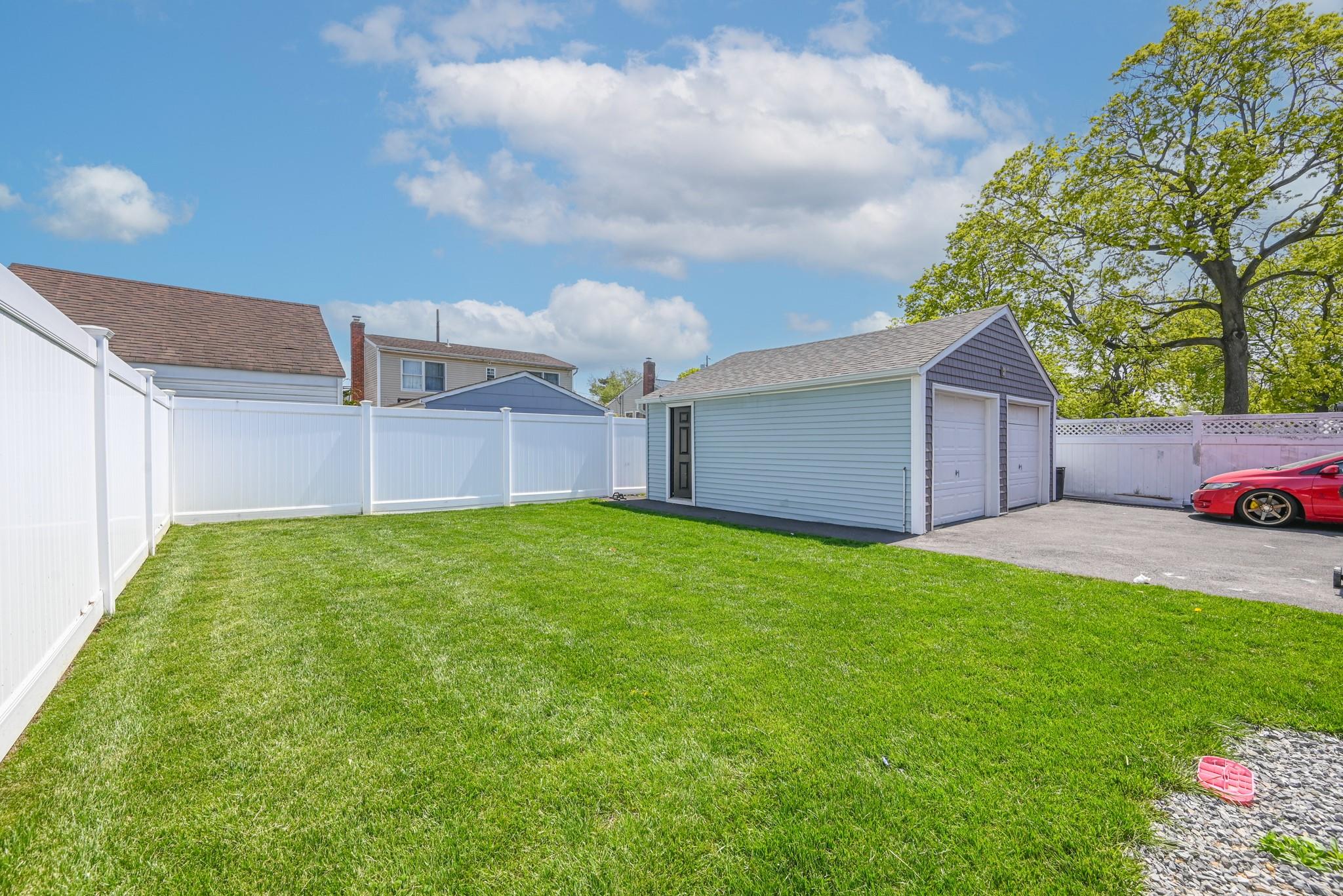 527 Hawthorne Avenue, Uniondale, New York image 24