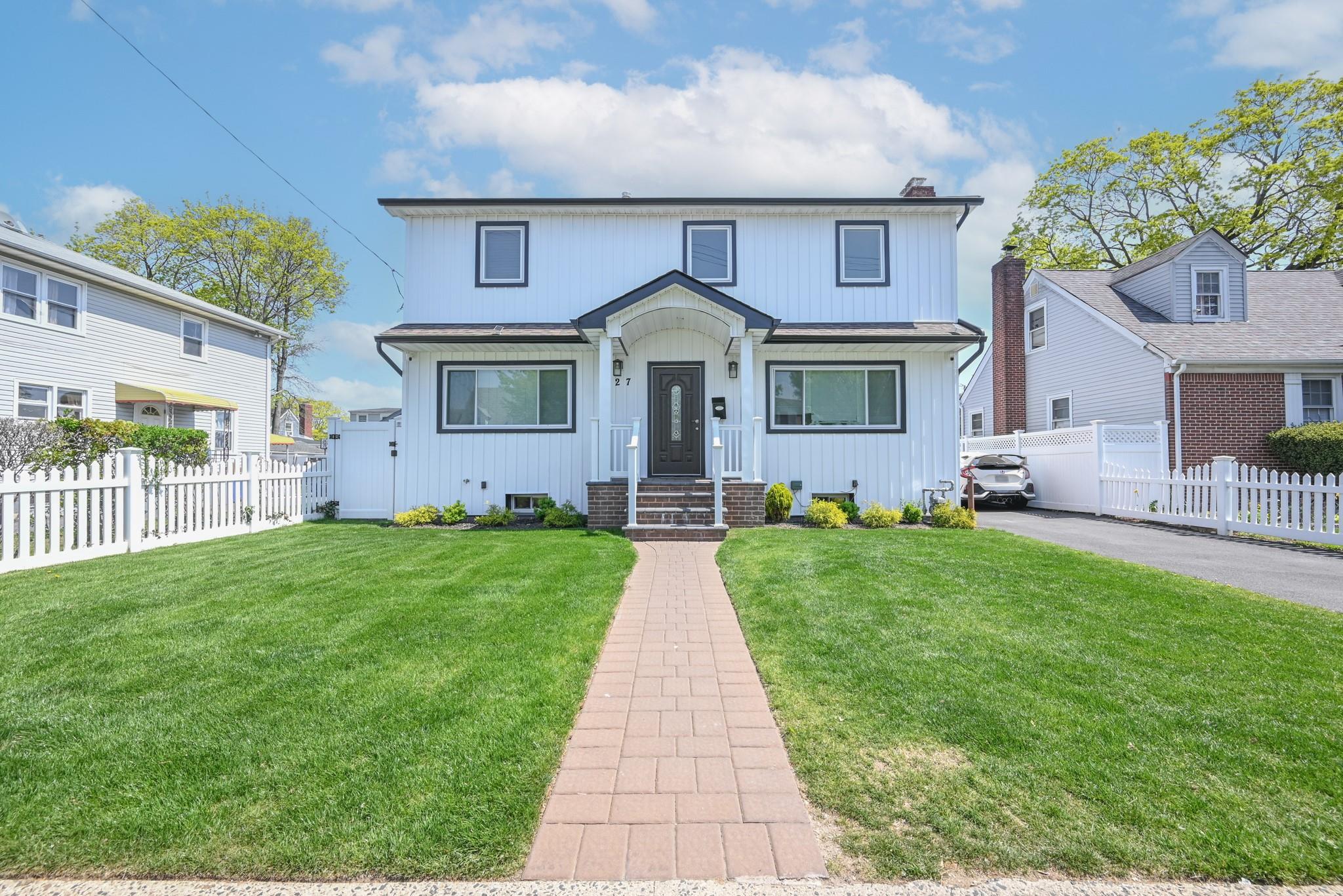527 Hawthorne Avenue, Uniondale, New York image 1